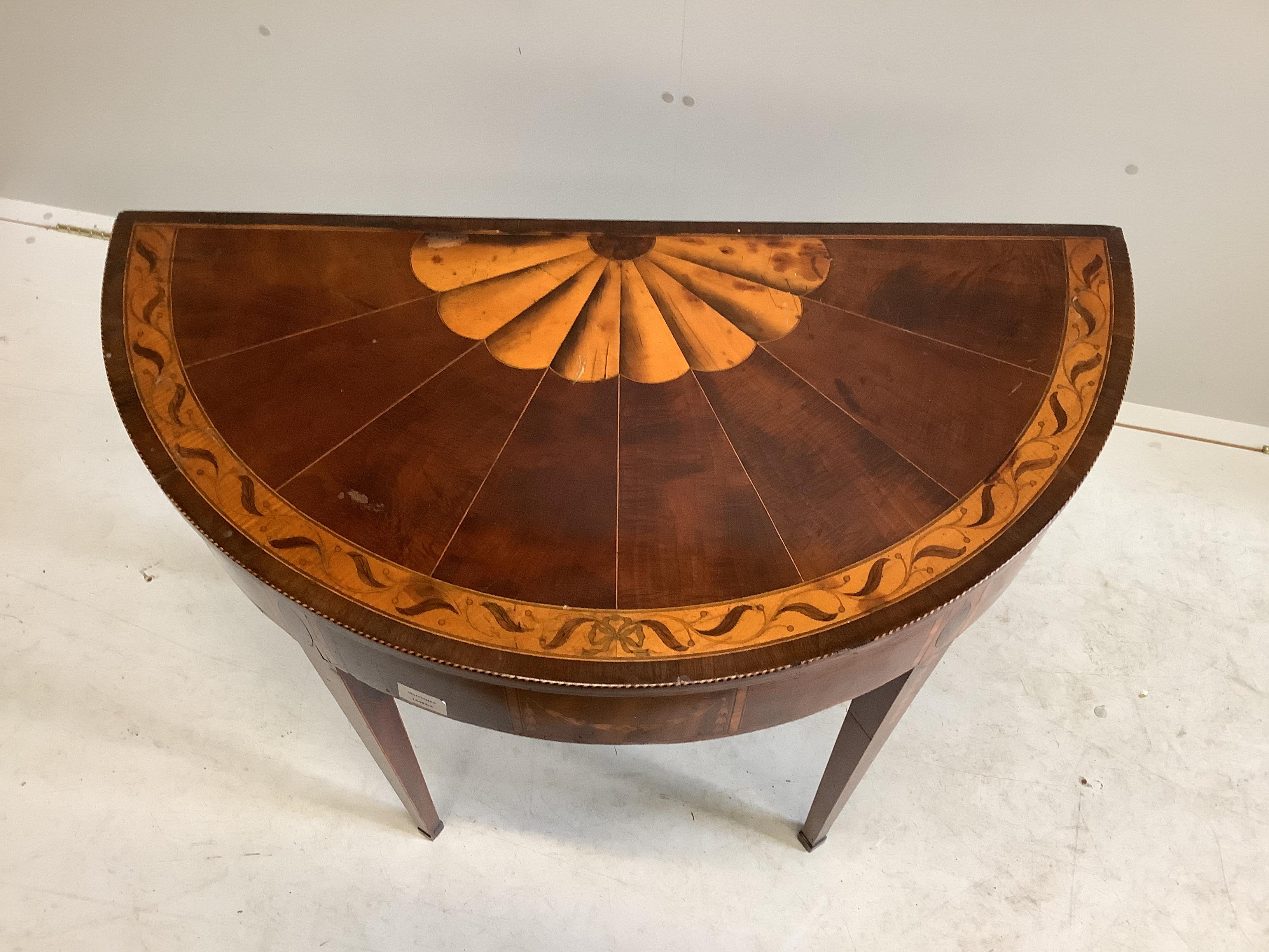 An Edwardian Sheraton Revival inlaid mahogany and marquetry D shaped card table, width 89cm, depth 44cm, height 75cm